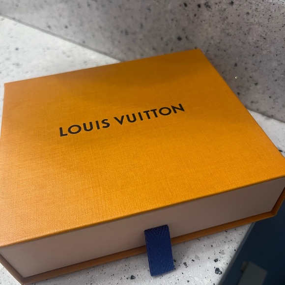 Louis Vuitton Rosalia coin-purse/wallet - Picture 2 of 6